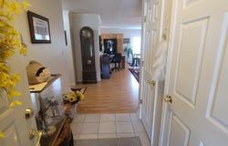 5839 SW Sterling LN, Topeka, KS 66604