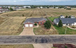 1103 Elizabeth Dr, Ellsworth, KS 67439