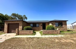 1827 8th Street, Levelland, TX 79336