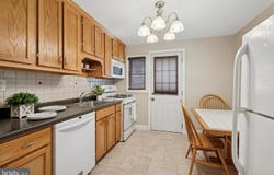 1328 WARREN AVE, HAVERTOWN, PA 19083