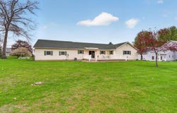4693 E Sunset Drive, Syracuse, IN 46567