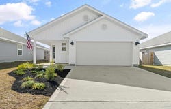 5252 Peach Dr, Pace, FL 32571