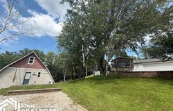 1353 Wilson Avenue, Brooklyn, IA 52211