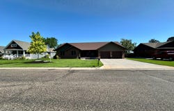 214 Spruce Rd, Goodland, KS 67735