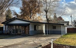 209 E 2nd St, Alturas, CA 96101