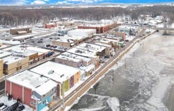 208 W WOLF RIVER Plaza, NEW LONDON, WI 54961