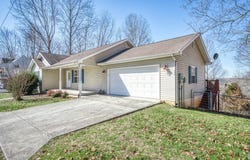 124 Abby Ln, Byrdstown, TN 38549