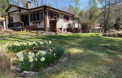 49 Park Road, Barryville, NY 12792