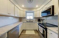 2 E Boulevard, Middletown, RI 02842