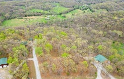 Hummingbird Lane, Warsaw, MO 65355