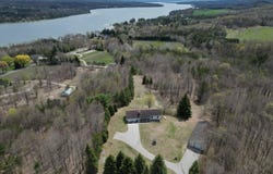 1501 S Ruby Lane, Lake Leelanau, MI 49653