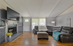 5613 N Garfield Avenue, Gladstone, MO 64118