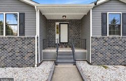 75 S POPLAR Street, MANCHESTER, PA 17345