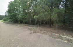Meadow Dr, Byram, MS 39272