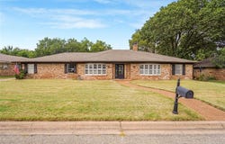 1407 Crescent Drive, Sherman, TX 75092