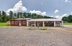 11 Cut-off Road, Perkinston, MS 39573