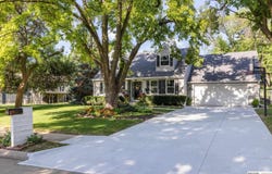 15338 Davenport Circle, Omaha, NE 68154