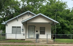 108 N 5th St, Paris, AR 72855