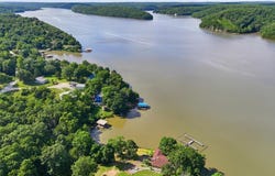 1077 Duncan Drive, Edwards, MO 65326