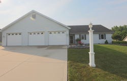 327 Hillside Avenue, Roanoke, IN 46783-8815