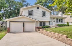 8401 W 91st Terrace, Overland Park, KS 66212