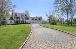 82 Queen Anne Dr, Bernards Twp., NJ 07920