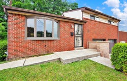 13720 Saint Clair Dr, North Huntingdon, PA 15642