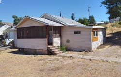 57679 SAINT CHARLES RD, Tygh Valley, OR 97063
