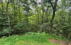 373 Lakeview Drive, South Strabane, PA 15301