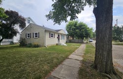 1501 Pico Avenue, Lansing, MI 48910