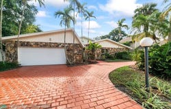8600 Gatehouse Rd, Plantation, FL 33324