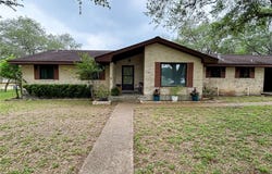 5121 Star Trek, Beeville, TX 78102