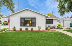 104 E 3rd Avenue, Indianola, IA 50125