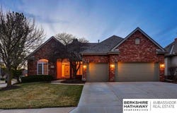1322 S 180th Plaza, Omaha, NE 68130