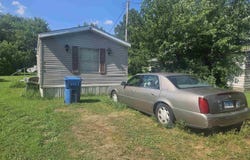 120 E 1ST Street, Bonnie, IL 62816