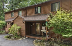 123 Meadow View Court, Bushkill, PA 18324