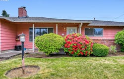 2562 DOVER Dr, Eugene, OR 97404