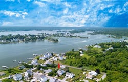 8 Green Acres Drive, Narragansett, RI 02882