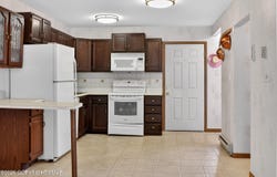 211 Falls Circle, Bushkill, PA 18324