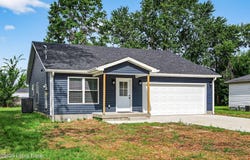 157 Hackberry Ln, Shepherdsville, KY 40165