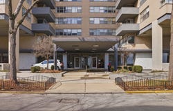 Chicago, IL 60660