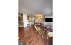 1 FOX CT., DELRAN, NJ 08057