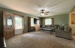 934 E 7th Ave, Hutchinson, KS 67501