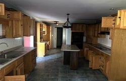 147 Circle Dr, OCEANA, WV 24870