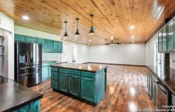 1291 Link, Seguin, TX 78155