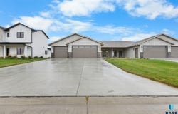 505 Mill Pond Rd, Rock Rapids, IA 51246