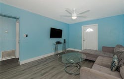 1027 NE 33rd St, Oakland Park, FL 33334