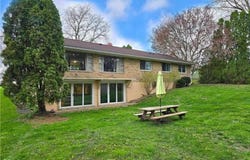 621 Brookpark Drive, Cuyahoga Falls, OH 44223
