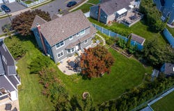 25 Bentley Road, Plainview, NY 11803