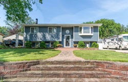 2028 Tilbury Road, Waterloo, IA 50701